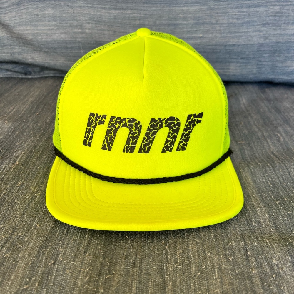 Yellow RNNR trucker hat.
Never worn in work out. Almost new condish